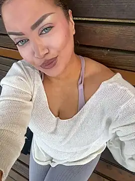 Snapshot of EmiliaPetrova chatting on 9, 3, 2025 EmiliaPetrova online show from 9, 3, 2025