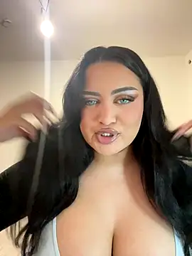 Snapshot of EmiliaPetrova chatting on 16, 10, 2025 EmiliaPetrova online show from 16, 10, 2025