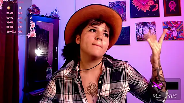 Snapshot of raven-gotic chatting on 5, 2, 2025 raven-gotic online show from 5, 2, 2025