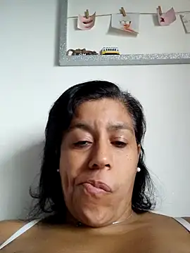 Snapshot of Molly_newman6 chatting on 28, 9, 2025 Molly newman6 online show from 28, 9, 2025