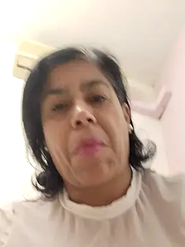 Snapshot of Molly_newman6 chatting on 8, 10, 2025 Molly newman6 online show from 8, 10, 2025