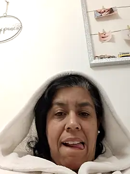 Snapshot of Molly_newman6 chatting on 27, 11, 2025 Molly newman6 online show from 27, 11, 2025