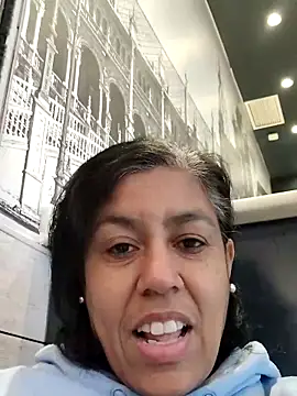 Snapshot of Molly_newman6 chatting on 4, 12, 2025 Molly newman6 online show from 4, 12, 2025