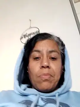 Snapshot of Molly_newman6 chatting on 13, 12, 2025 Molly newman6 online show from 13, 12, 2025