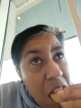 Snapshot of Molly_newman6 chatting on 5, 2, 2026 Molly newman6 online show from 5, 2, 2026