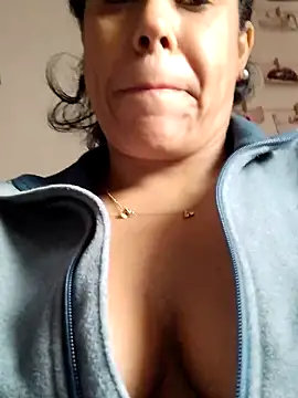 Snapshot of Molly_newman6 chatting on 3, 3, 2026 Molly newman6 online show from 3, 3, 2026