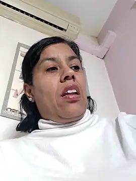 Snapshot of Molly_newman6 chatting on 5, 3, 2026 Molly newman6 online show from 5, 3, 2026