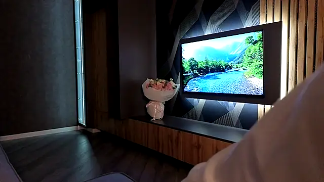 Camilla Railian online show from 12, 1, 2025