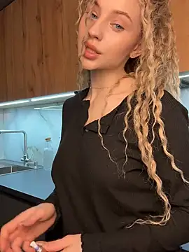 Camilla Railian online show from 1, 2, 2025