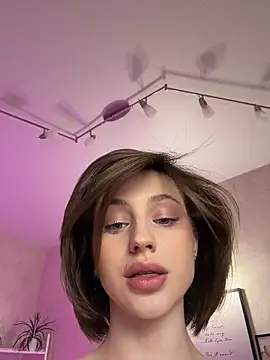 Camilla Railian online show from 18, 4, 2026