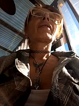 FrozenWaffle online show from 22, 4, 2026