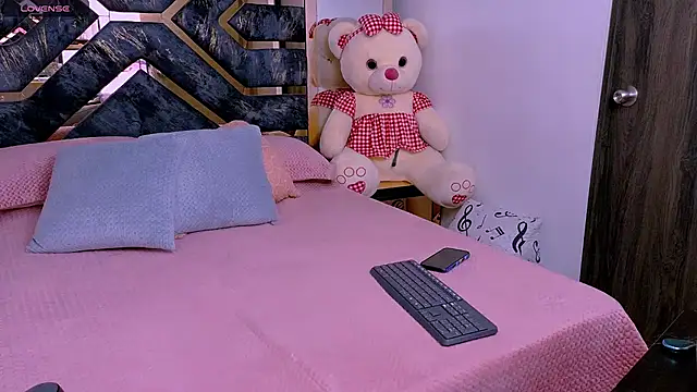 Tania white89 online show from 22, 5, 2026