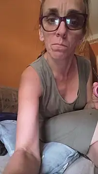 Dettybitch40 online show from 27, 7, 2026