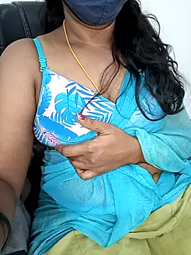 Snapshot of Tamil-hotwife chatting on 3, 5, 2026 Tamil-hotwife online show from 3, 5, 2026