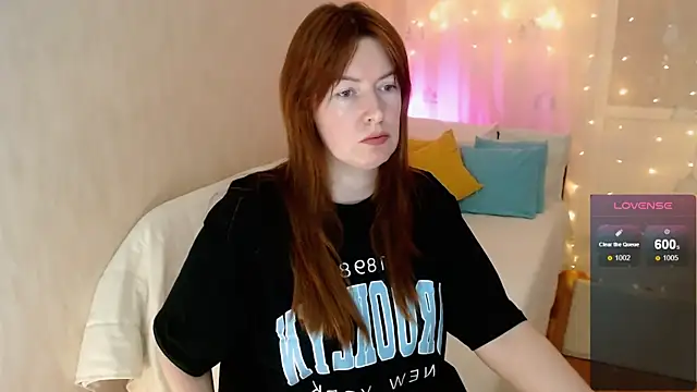 Snapshot of Kira_land chatting on 28, 12, 2024 Kira land online show from 28, 12, 2024