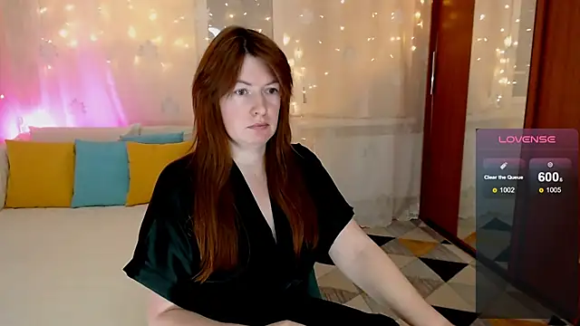 Snapshot of Kira_land chatting on 7, 1, 2025 Kira land online show from 7, 1, 2025