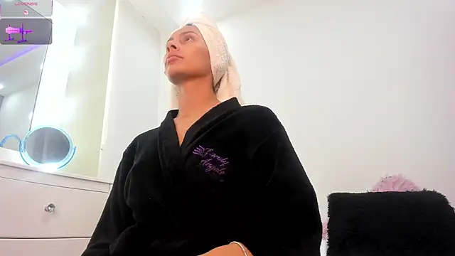 Snapshot of karlyn_angels chatting on 12, 2, 2026 karlyn angels online show from 12, 2, 2026