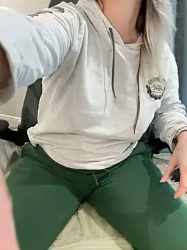 Snapshot of Vivian_MayXxX chatting on 3, 12, 2024 Vivian MayXxX online show from 3, 12, 2024