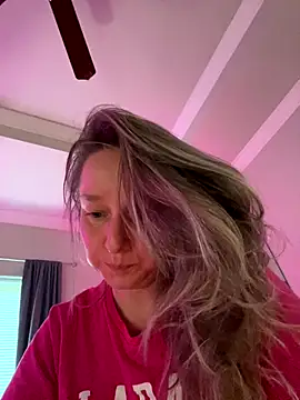 Snapshot of Vivian_MayXxX chatting on 2, 10, 2025 Vivian MayXxX online show from 2, 10, 2025