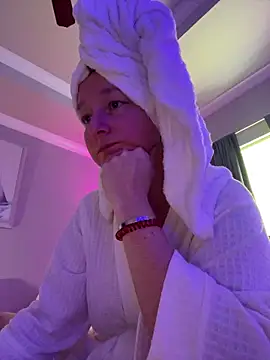 Snapshot of Vivian_MayXxX chatting on 4, 10, 2025 Vivian MayXxX online show from 4, 10, 2025