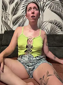 Snapshot of Daisy_Michto_Officiel chatting on 12, 7, 2026 Daisy Michto Officiel online show from 12, 7, 2026