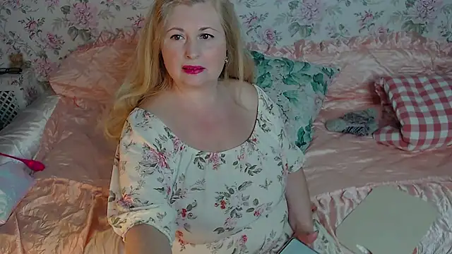 BustyDonnaSexyy online show from 25, 4, 2026