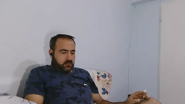 Snapshot of ZYXEL353 chatting on 18, 11, 2025 ZYXEL353 online show from 18, 11, 2025