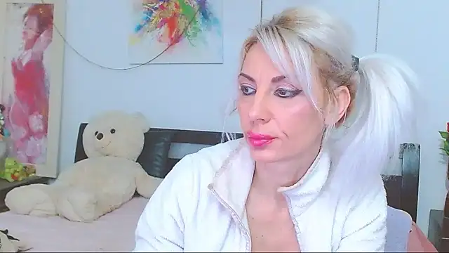 HoneyLara online show from 18, 2, 2026