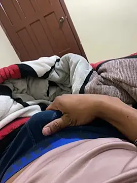 Snapshot of stuard-19 chatting on 28, 11, 2025 stuard-19 online show from 28, 11, 2025