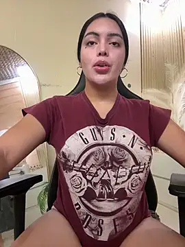 HotstuffCherrySummer online show from 23, 11, 2025