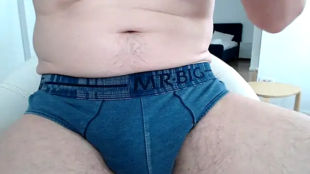 Snapshot of Mrprecum chatting on 3, 6, 2026 Mrprecum online show from 3, 6, 2026