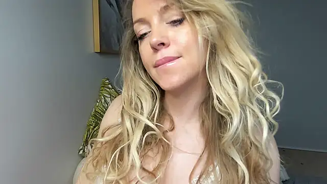 BelieveinEmliy online show from 30, 12, 2024