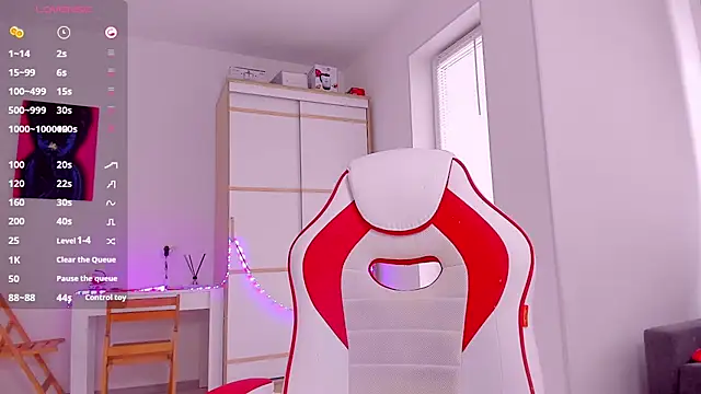 HotCarolineXO online show from 22, 2, 2025