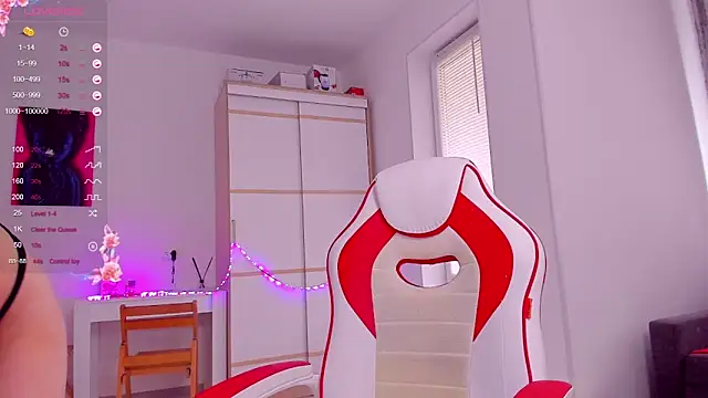 HotCarolineXO online show from 4, 10, 2025