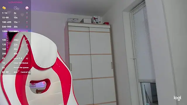 HotCarolineXO online show from 18, 11, 2025