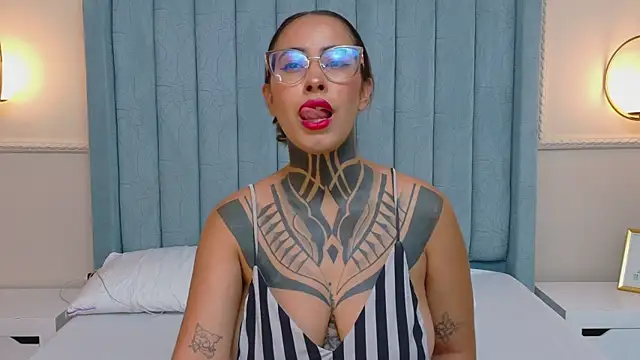 NicoleBlum online show from 5, 5, 2026