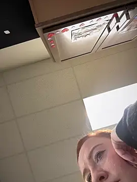 Snapshot of cinnatitties chatting on 12, 9, 2025 cinnatitties online show from 12, 9, 2025