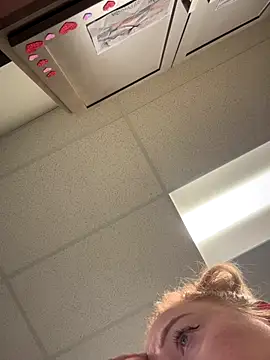 Snapshot of cinnatitties chatting on 2, 10, 2025 cinnatitties online show from 2, 10, 2025