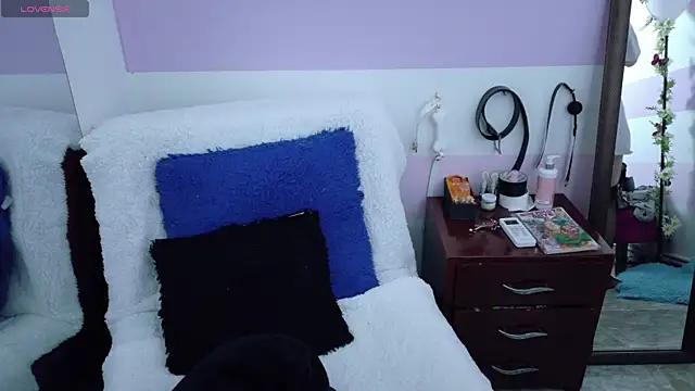 Catwhite  online show from 17, 10, 2025