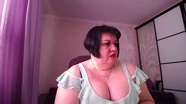 JuicyLady Di online show from 5, 3, 2026