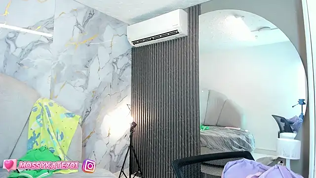 Katemoss70 online show from 23, 2, 2025