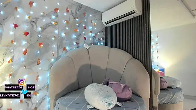 Katemoss70 online show from 10, 11, 2025