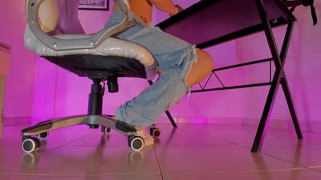 Snapshot of ArchieCollins chatting on 2, 10, 2025 ArchieCollins online show from 2, 10, 2025