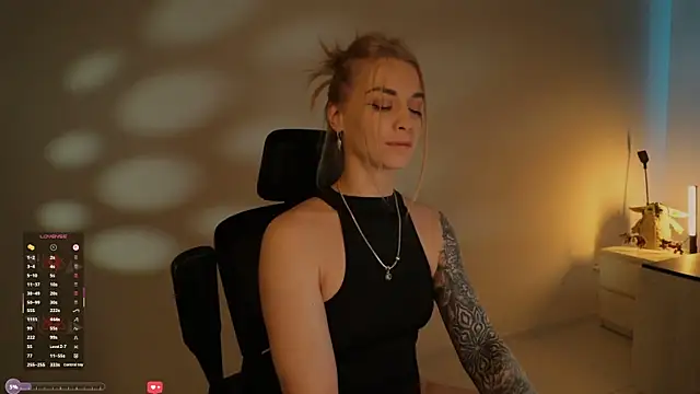 Snapshot of AskAlexa chatting on 15, 11, 2025 AskAlexa online show from 15, 11, 2025