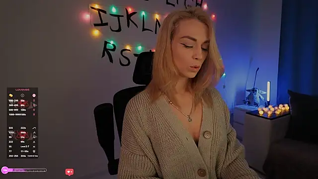 Snapshot of AskAlexa chatting on 26, 11, 2025 AskAlexa online show from 26, 11, 2025