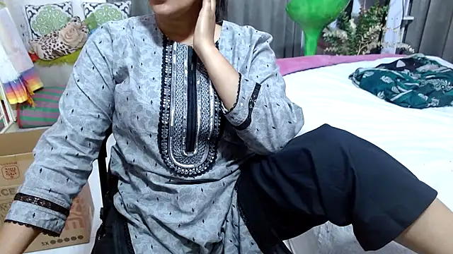 Lovelywife786 online show from 19, 2, 2025