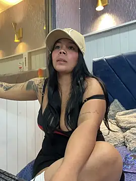 EmilyQueen3x online show from 5, 3, 2025