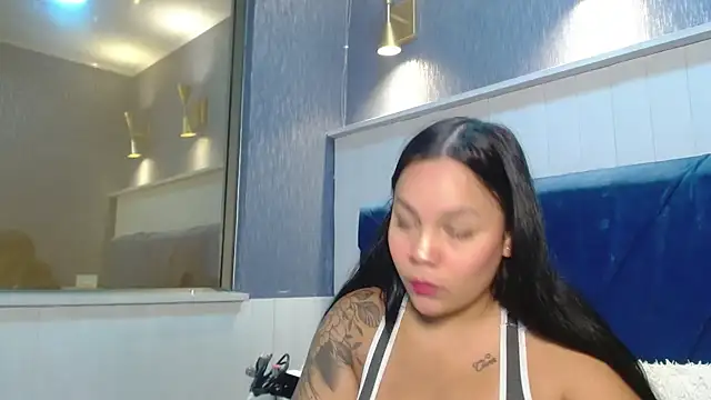 EmilyQueen3x online show from 7, 2, 2026