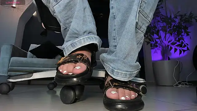 MartinnaBonnet online show from 4, 2, 2025