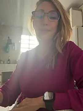 Snapshot of RAIRAsexy chatting on 7, 6, 2026 RAIRAsexy online show from 7, 6, 2026